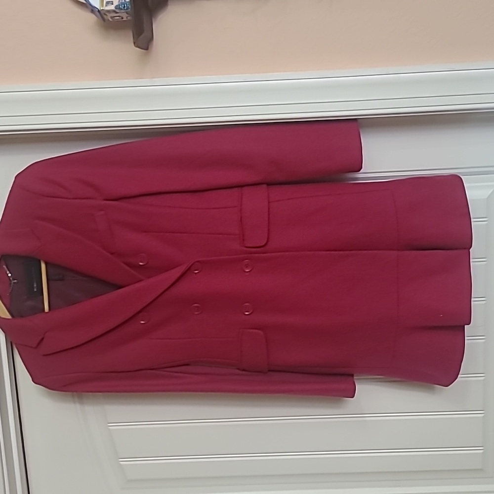 BCBG MAXAZRIA rose pink (Boysenberry) double breasted wool coat, size xs